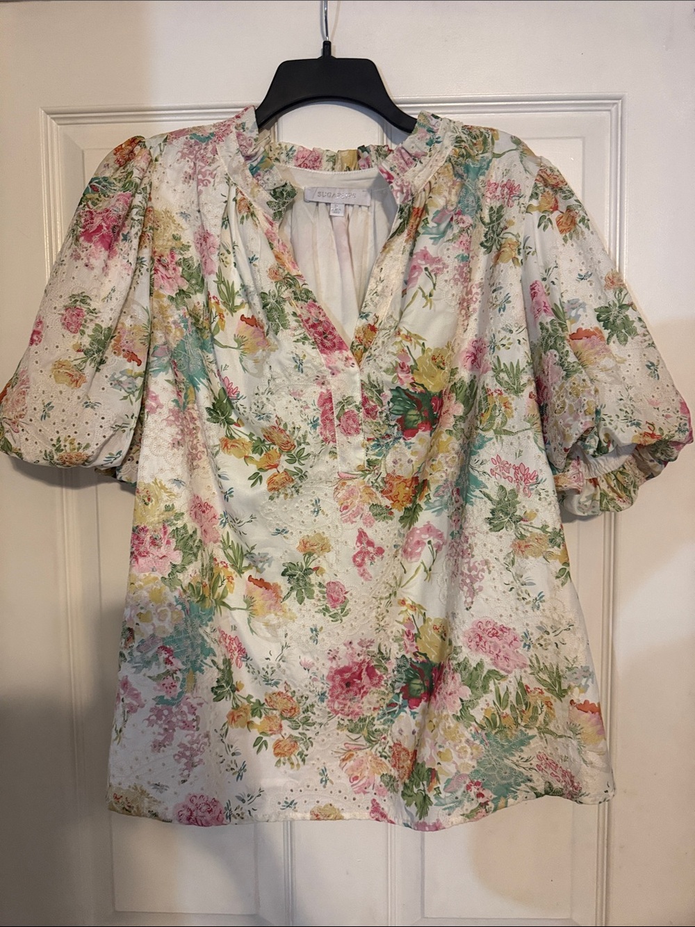Sugarlips White Floral Puff-Sleeve Blouse